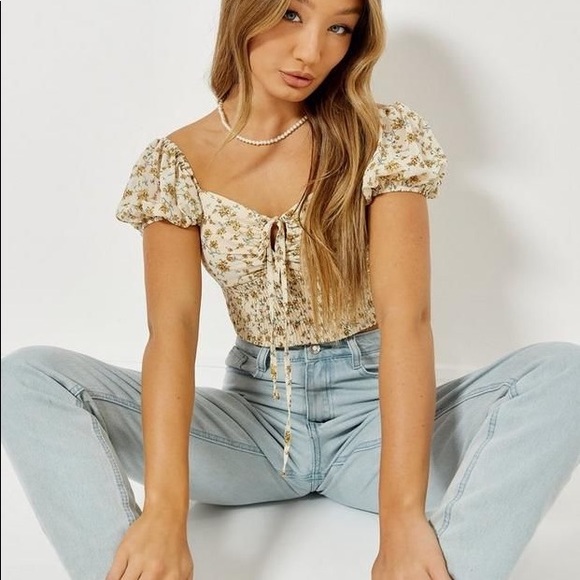 MISSGUIDED yellow ditsy chiffon shirred waist blouse - Picture 2 of 4